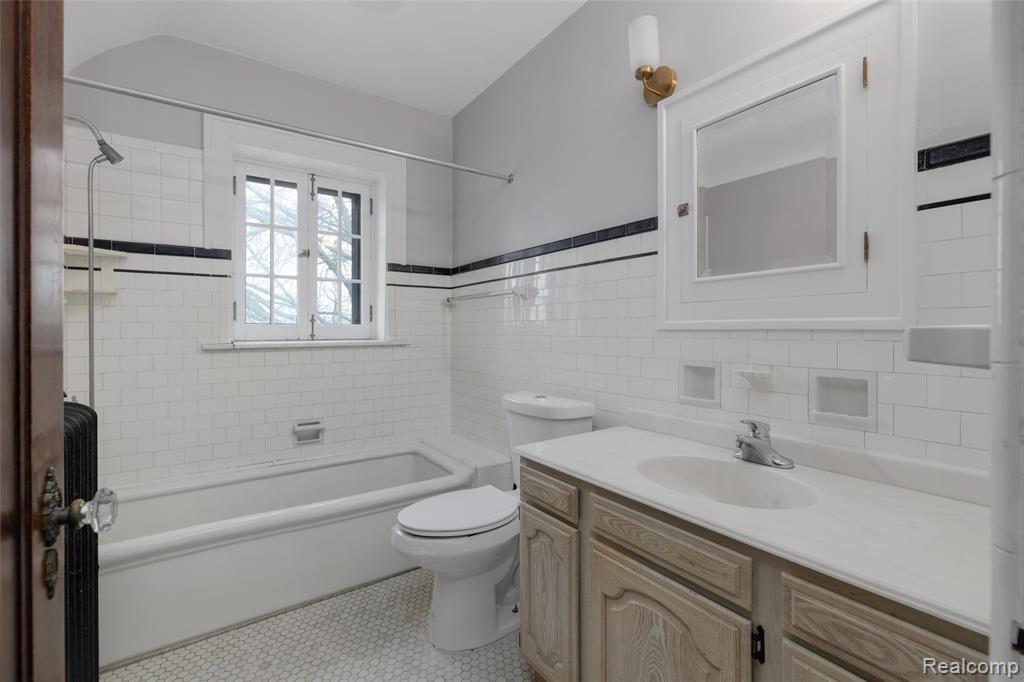 29128 Jefferson Avenue, Saint Clair Shores, MI 48081 — Photo 16