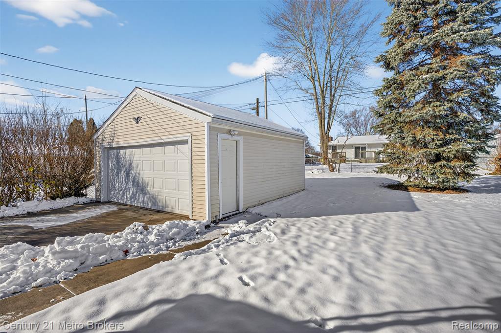 5328 Don Shenk Drive, Swartz Creek, MI 48473 — Photo 45