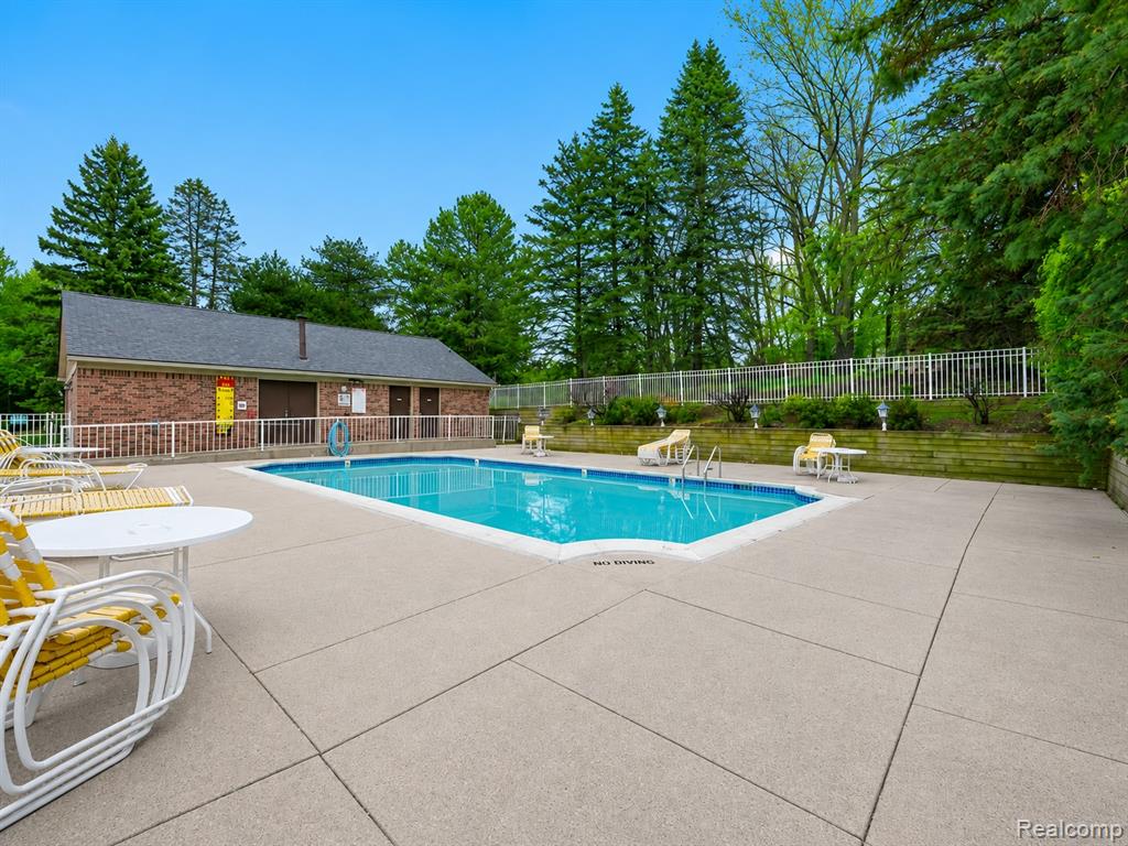 29539 Pine Ridge Circle, Farmington Hills, MI 48331 — Photo 29
