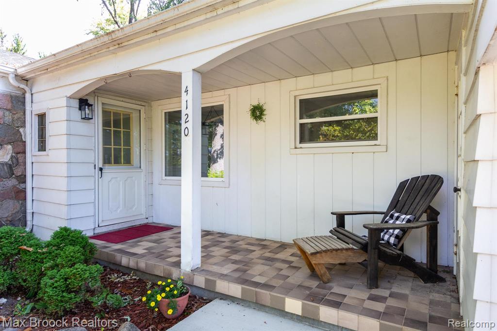 4120 Lotus Drive, Waterford, MI 48329 — Photo 3