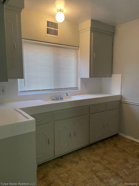 7649-7651 CURTIS Street, Detroit, MI 48221 — Photo 12