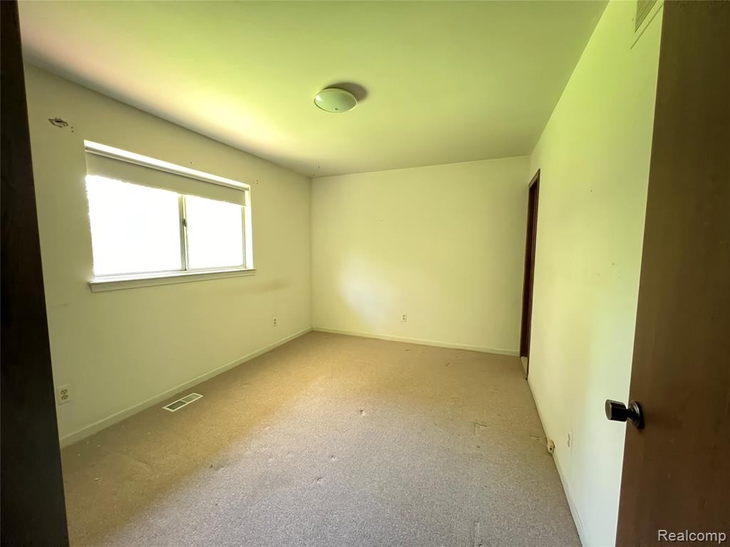 4136 Ironside Drive, Waterford, MI 48329 — Photo 15