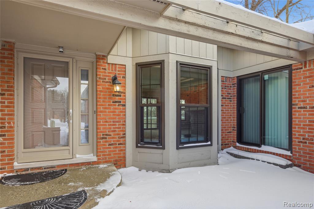 7154 Westchester, West Bloomfield, MI — Photo 32