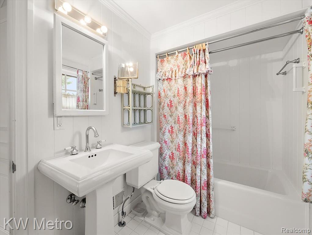 340 Kercheval Avenue, Grosse Pointe Farms, MI 48236 — Photo 21