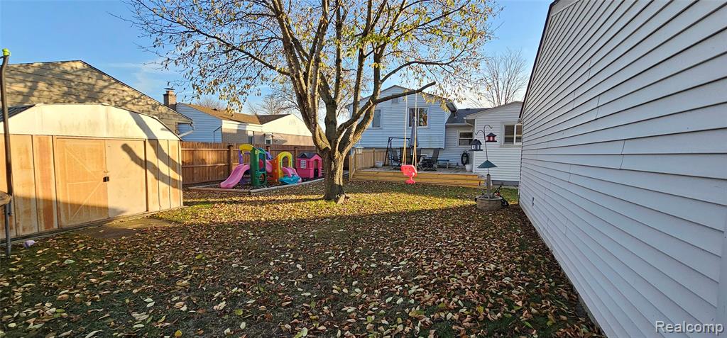 22308 Larch Street, Woodhaven, MI 48183 — Photo 30