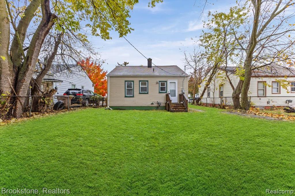 587 Nevada Avenue, Pontiac, MI 48341 — Photo 15
