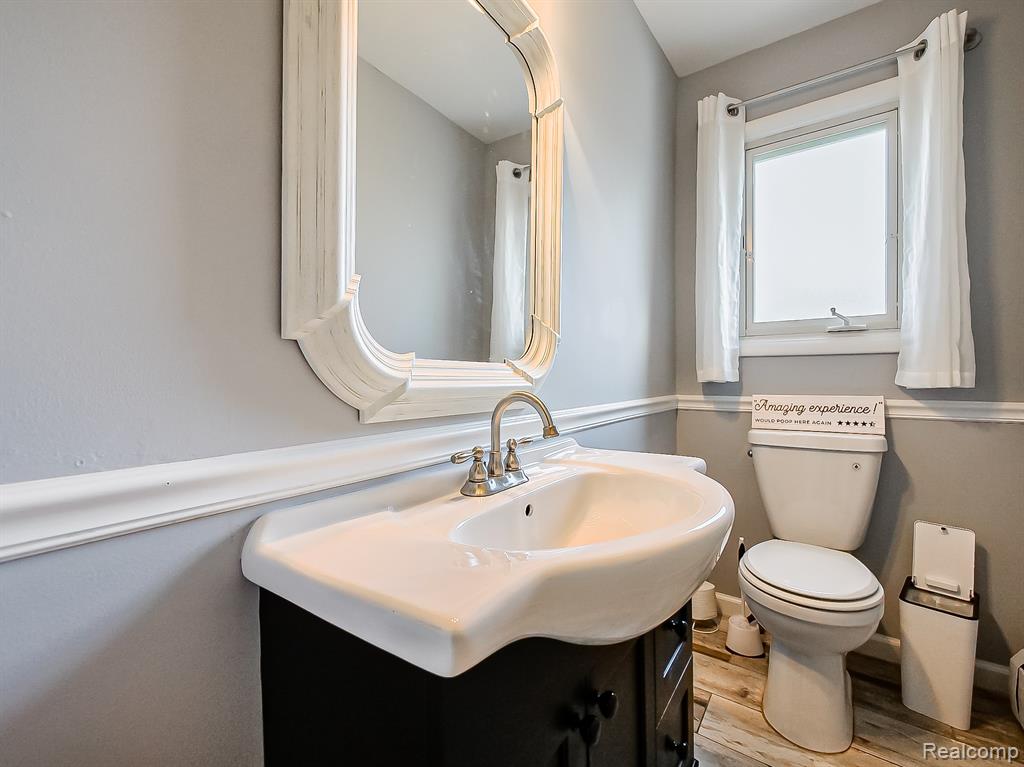 15958 Shadyside Drive, Livonia, MI, 48154