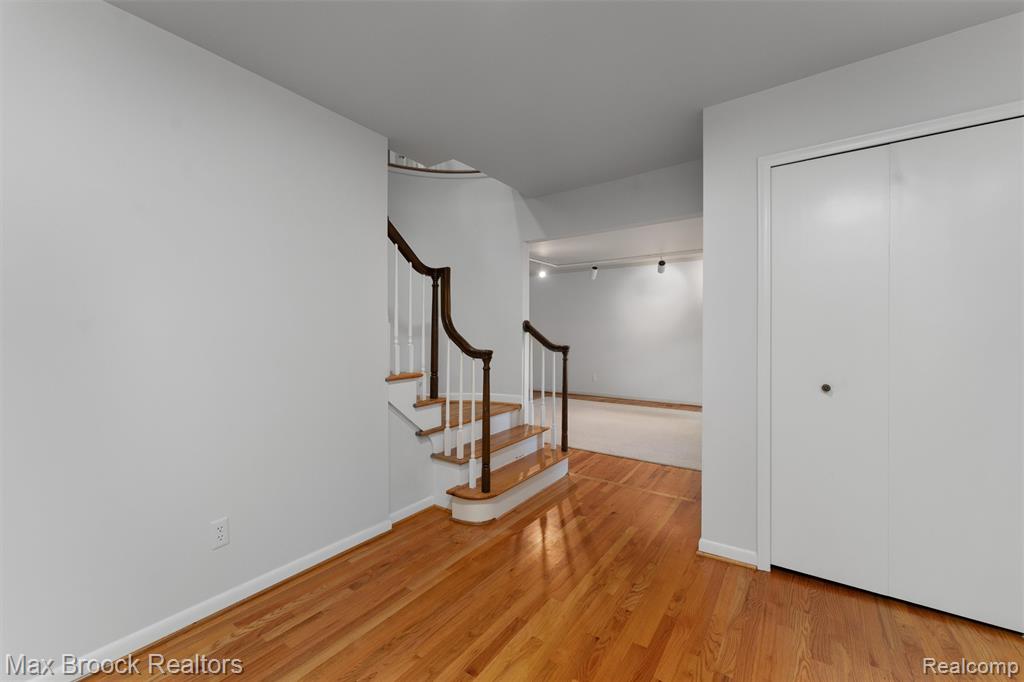 5946 Cherry Crest Drive, West Bloomfield, MI — Photo 5