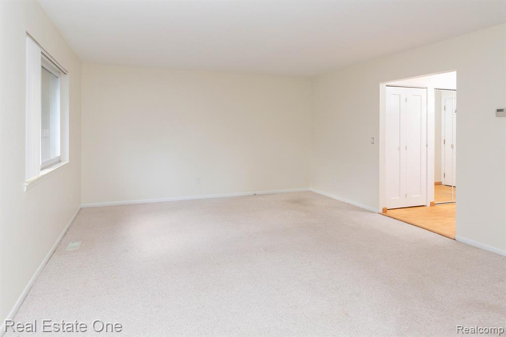 861 Kirts Boulevard, Troy, MI 48084 — Photo 5