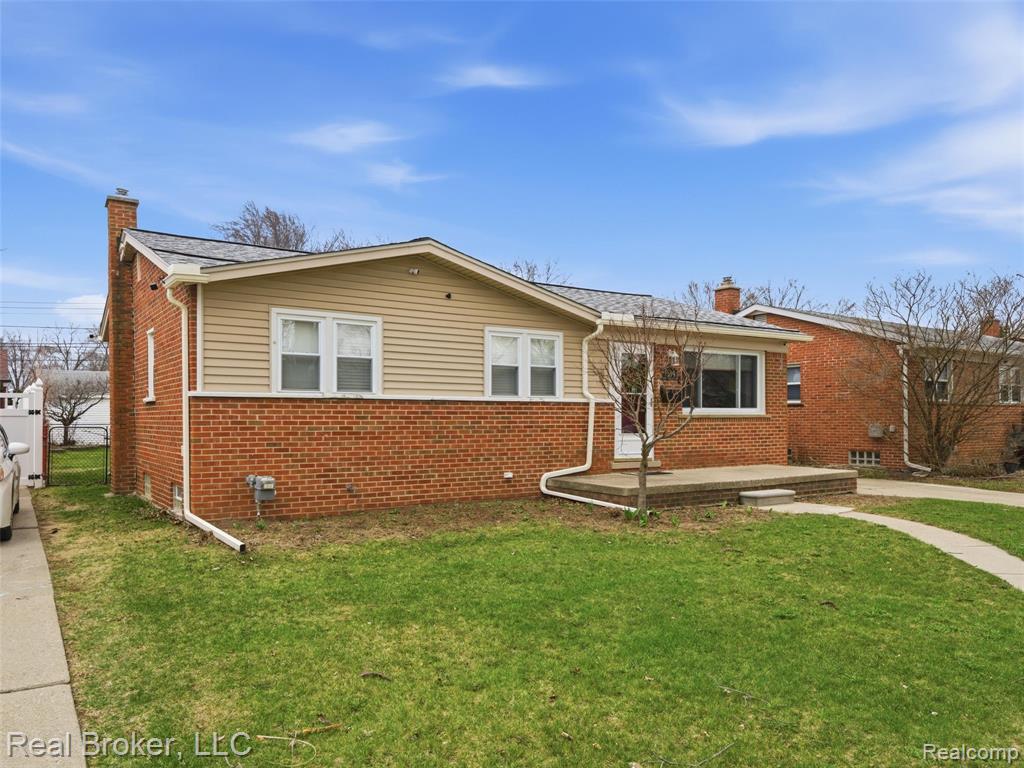 1584 Beaupre Avenue, Madison Heights, MI 48071 — Photo 3