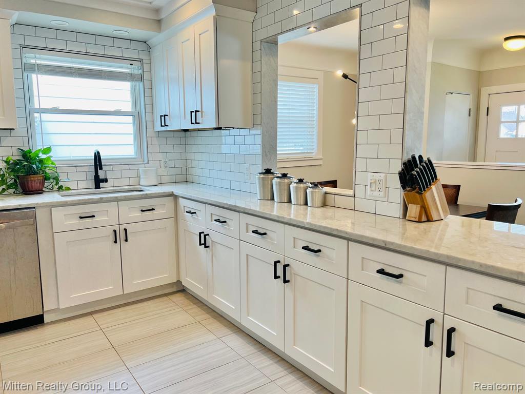 539 EDGEWOOD Place, Ferndale, MI 48220 — Photo 10