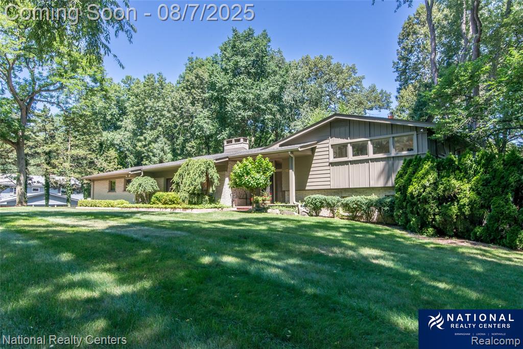 4933 Malibu Drive, Bloomfield Hills, MI 48302 — Photo 17