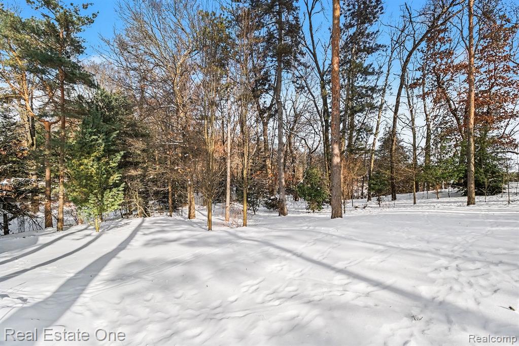 7907 Brookwood Drive, Clarkston, MI 48348 — Photo 35