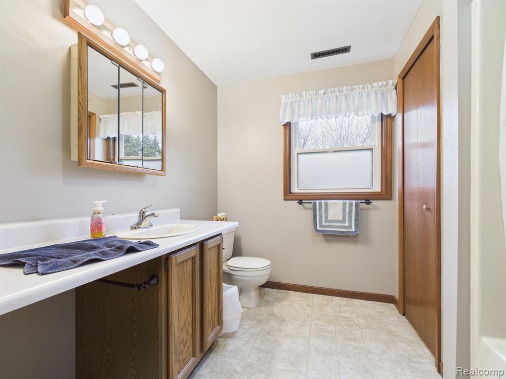 6882 Jones Road, North Branch, MI 48461 — Photo 25