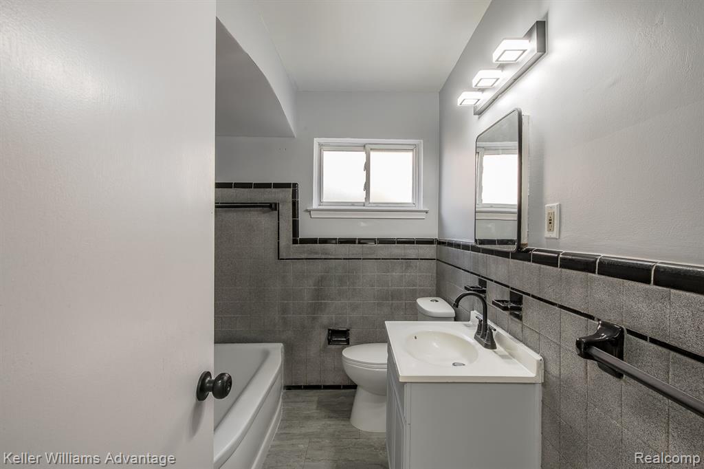 871 Menominee Road, Pontiac, MI 48341 — Photo 16
