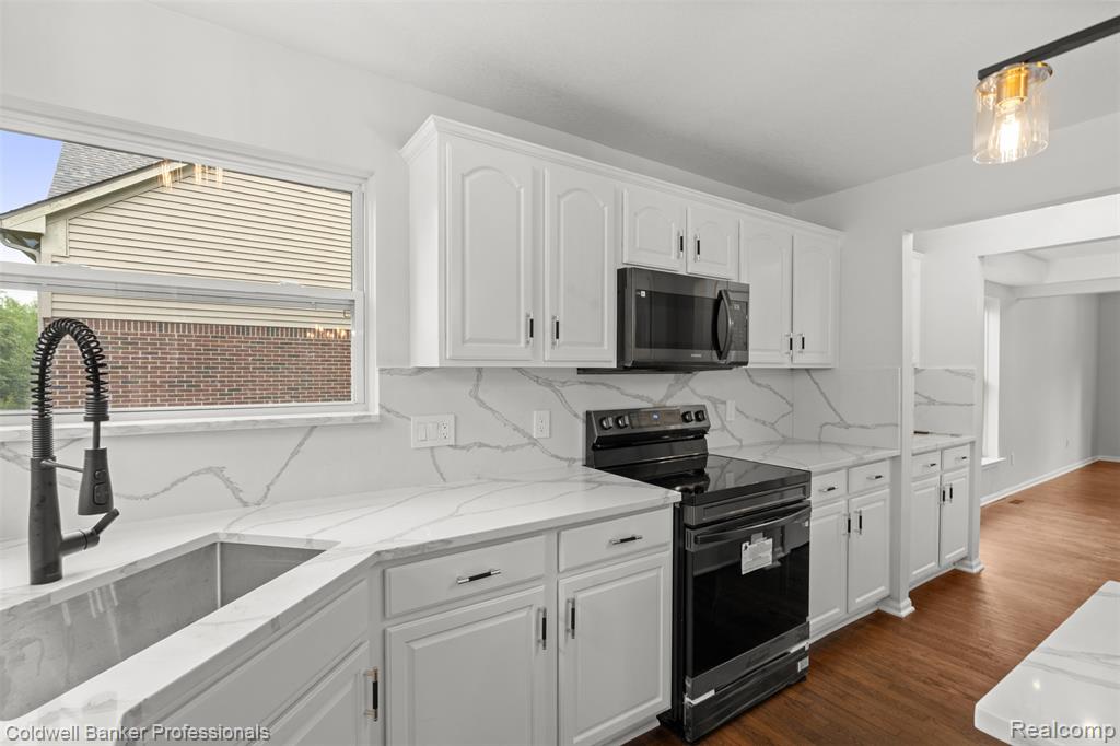 16413 MULBERRY Way, Northville, MI 48168 — Photo 14
