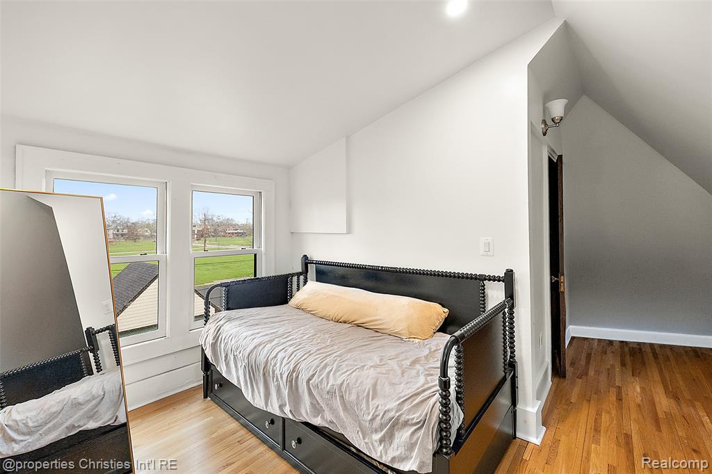 2915 Seminole Street, Detroit, MI 48214 — Photo 37