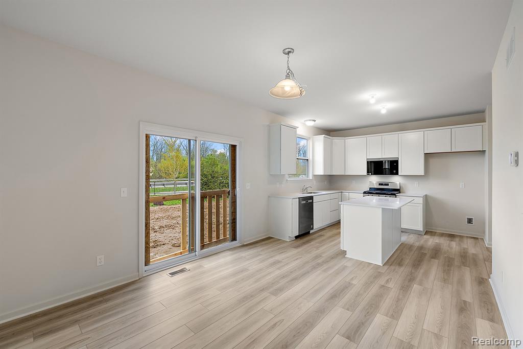 51794 Maple Leaf Drive, Macomb, MI 48042 — Photo 13