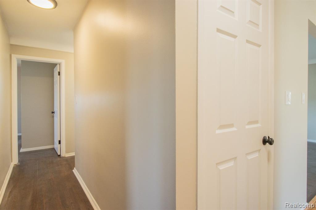 30705 Longfellow Avenue, Madison Heights, MI 48071 — Photo 13
