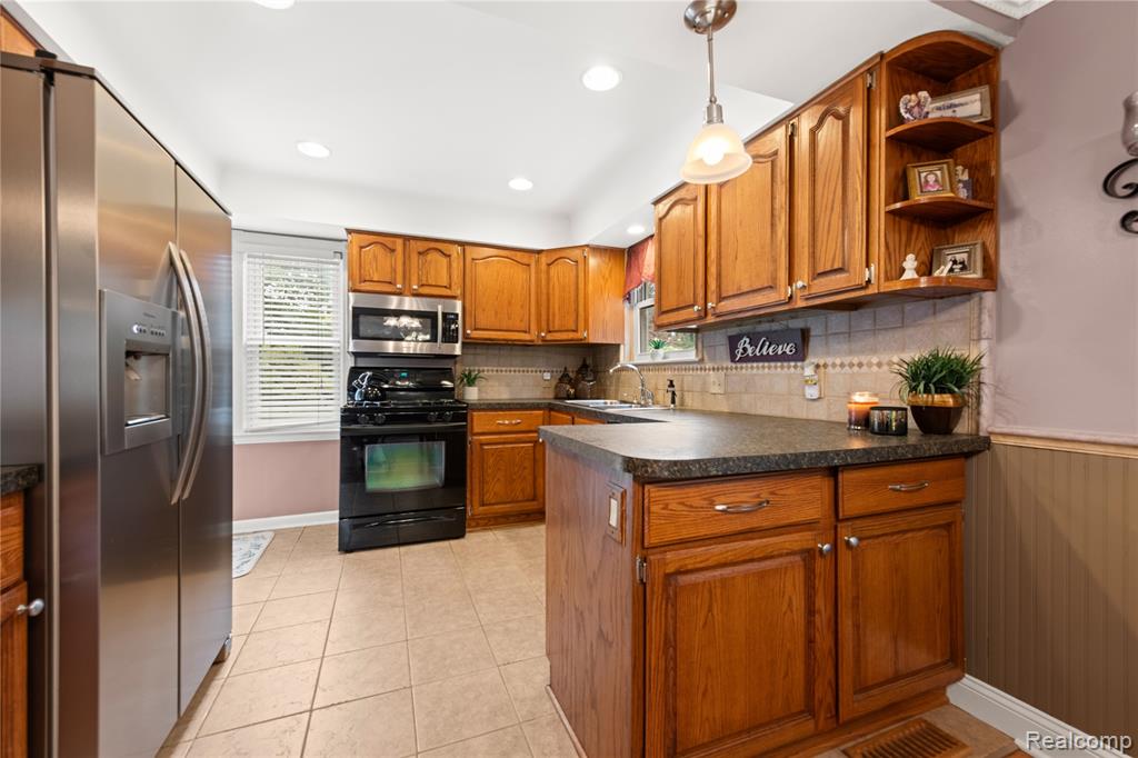 14962 Beatrice Street, Livonia, MI, 48154