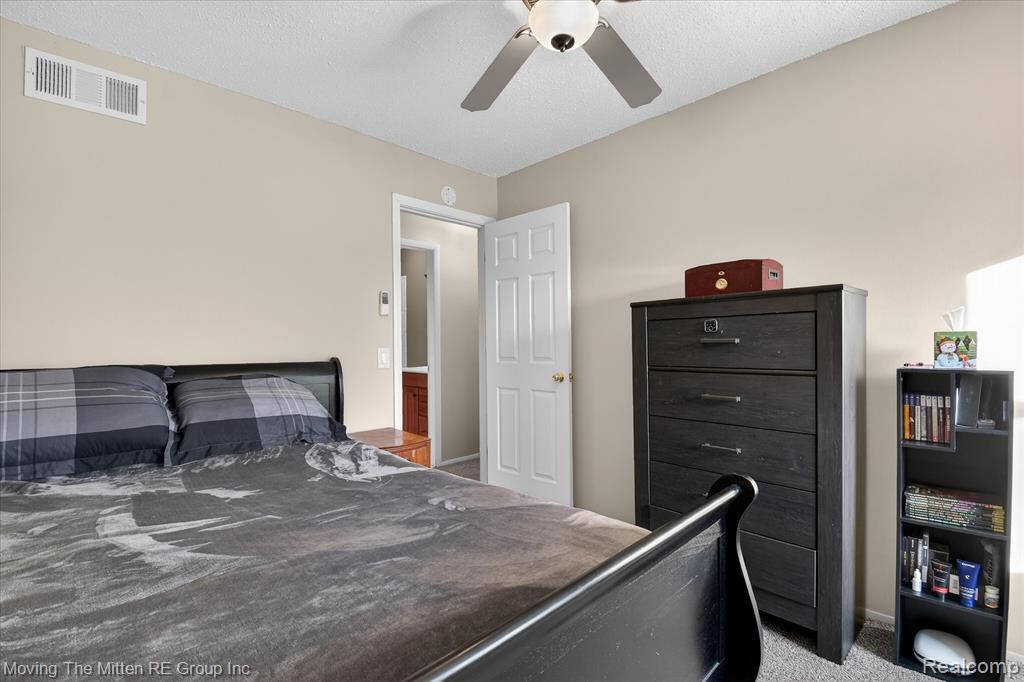 13153 Lake Point Boulevard, Belleville, MI 48111 — Photo 23