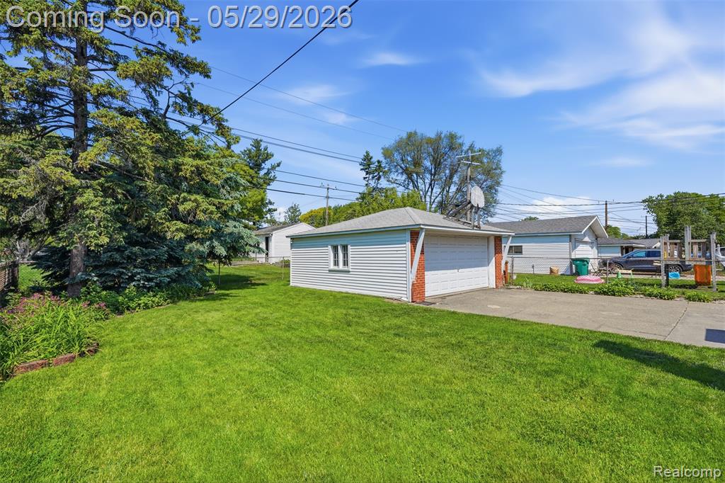 24237 Roxana Avenue, Eastpointe, MI 48021 — Photo 29