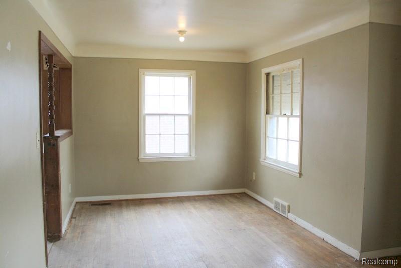 6354 Buckingham Avenue, Allen Park, MI 48101 — Photo 7