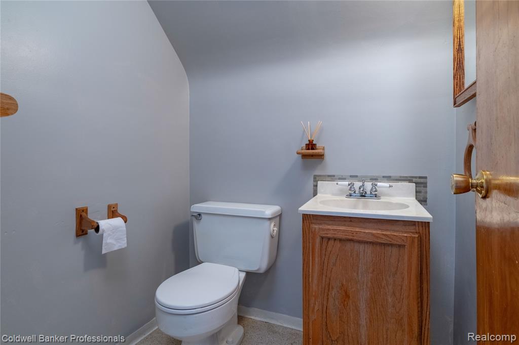 9388 Salem, Redford, MI 48239 — Photo 18