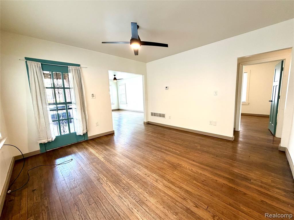 2045 Calvert Street, Detroit, MI 48206 — Photo 15