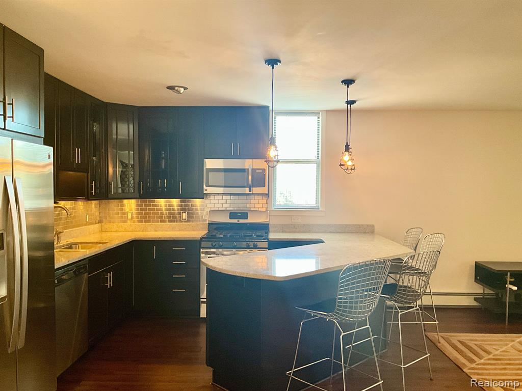 1675 CASS LAKE Road, D, Keego Harbor, MI 48320 — Photo 6