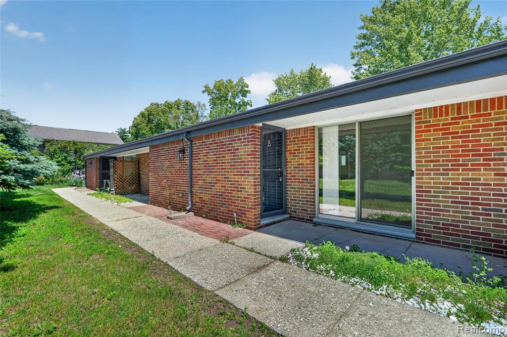 48770 Shelby Road, Shelby Twp, MI 48317