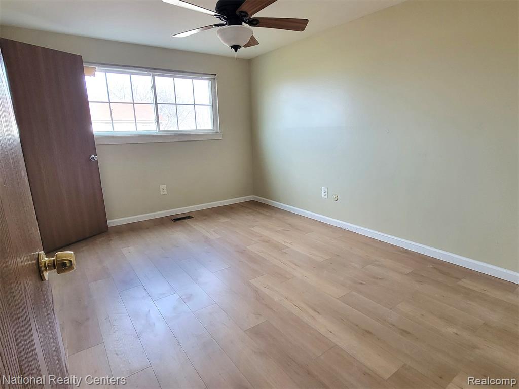 8831 Sunrise Drive, Sterling Heights, MI 48312 — Photo 14