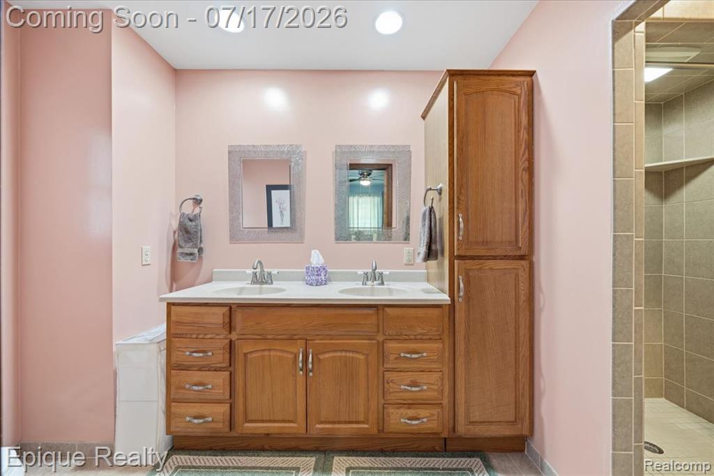 555 E Square Lake Road, Troy, MI 48085 — Photo 21
