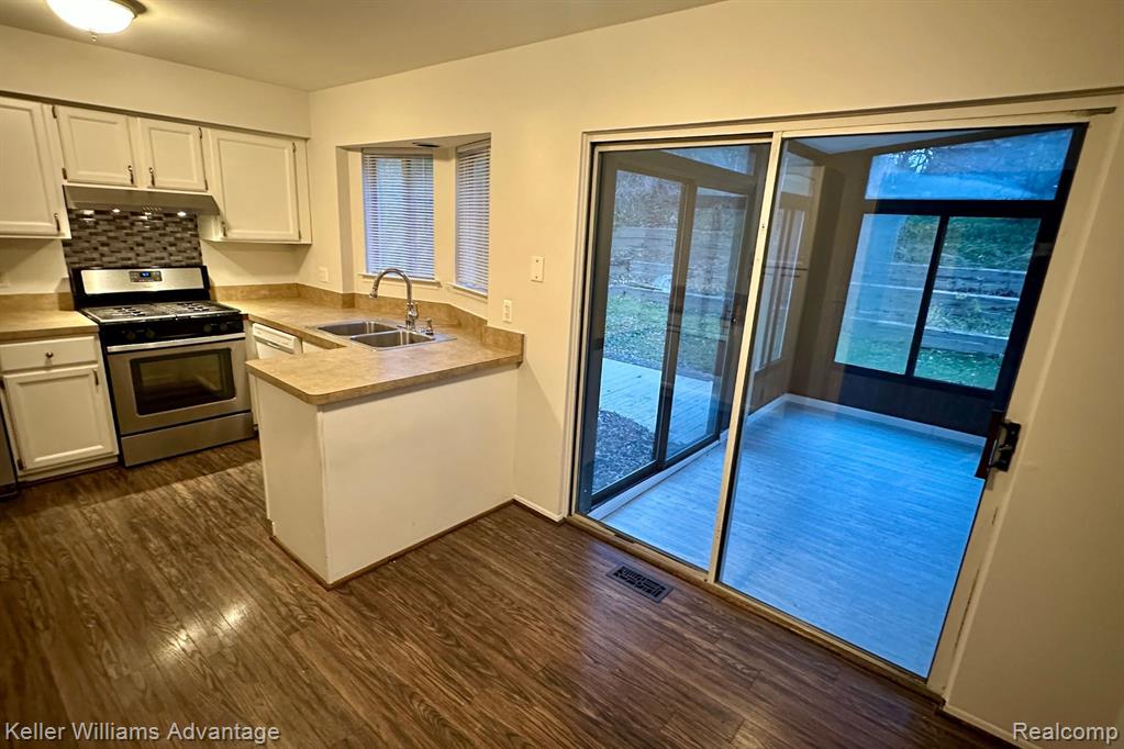 24502 Simmons Drive, Novi, MI — Photo 6