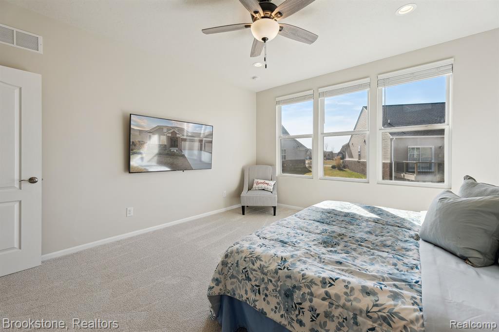 527 HOLMDALE Way, Ann Arbor, MI 48108 — Photo 19