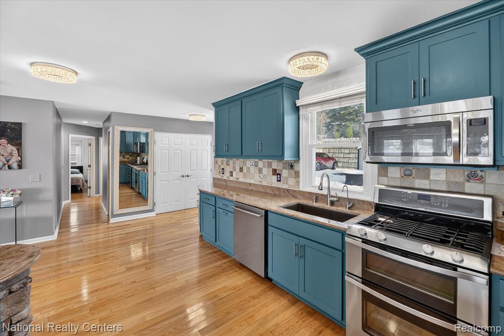 560 Black Oaks Trail, Howell, MI 48843 — Photo 8