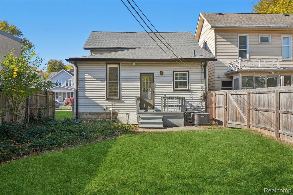 611 S West Street, Royal Oak, MI 48067 — Photo 6
