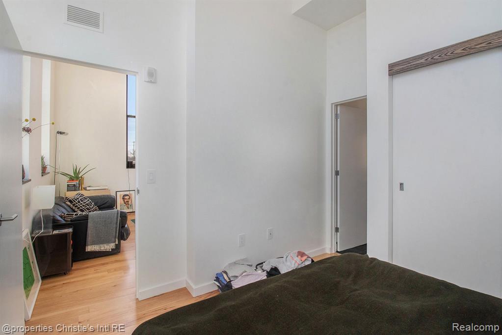 1454 TOWNSEND Street, 202, Detroit, MI 48214 — Photo 13