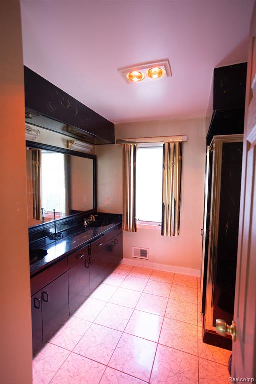 5881 NANEVA, West Bloomfield, MI — Photo 21