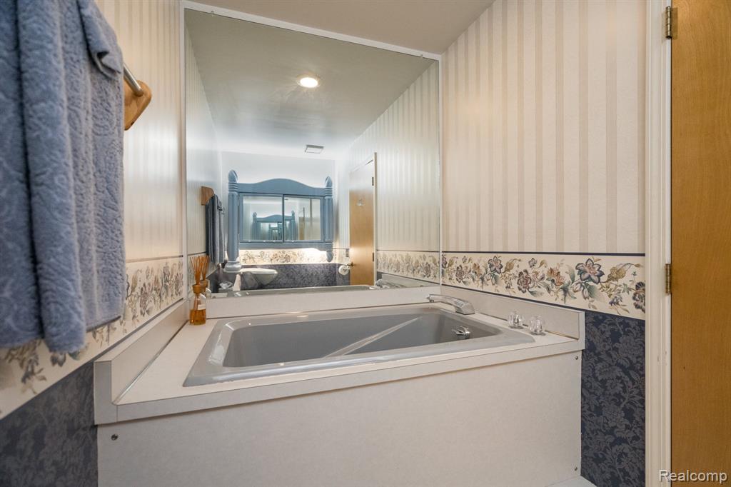 8637 Brazos Court, White Lake, MI — Photo 25