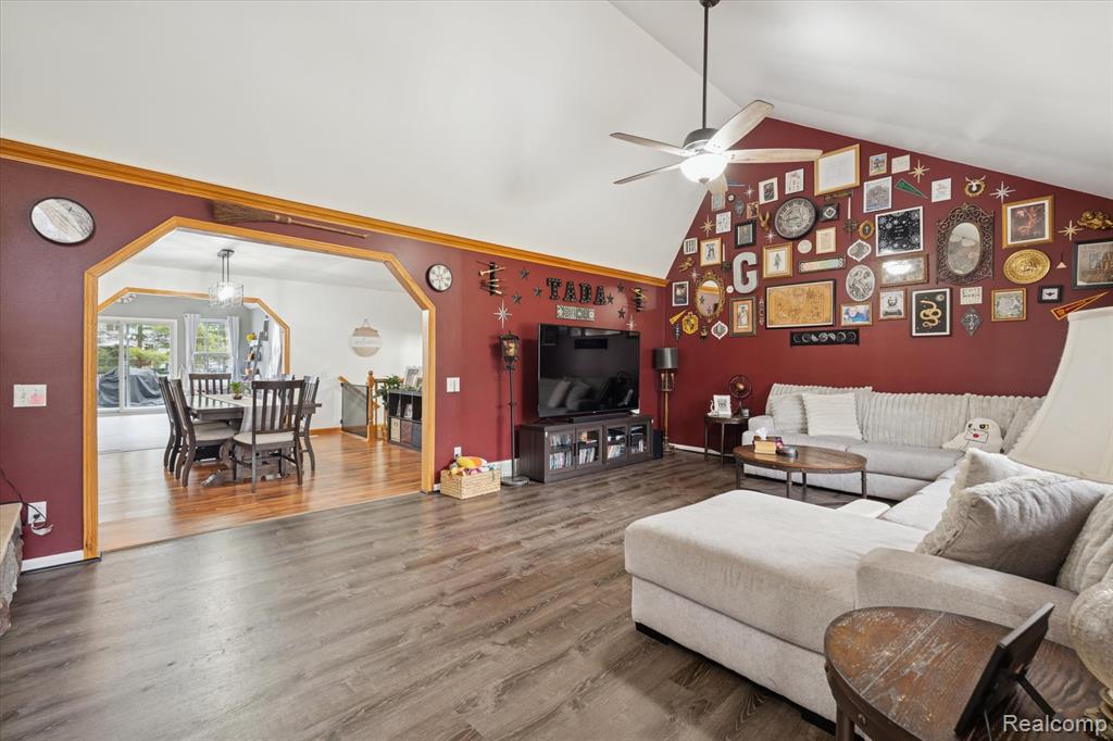 8474 Wesley Drive, Flushing, MI 48433 — Photo 3