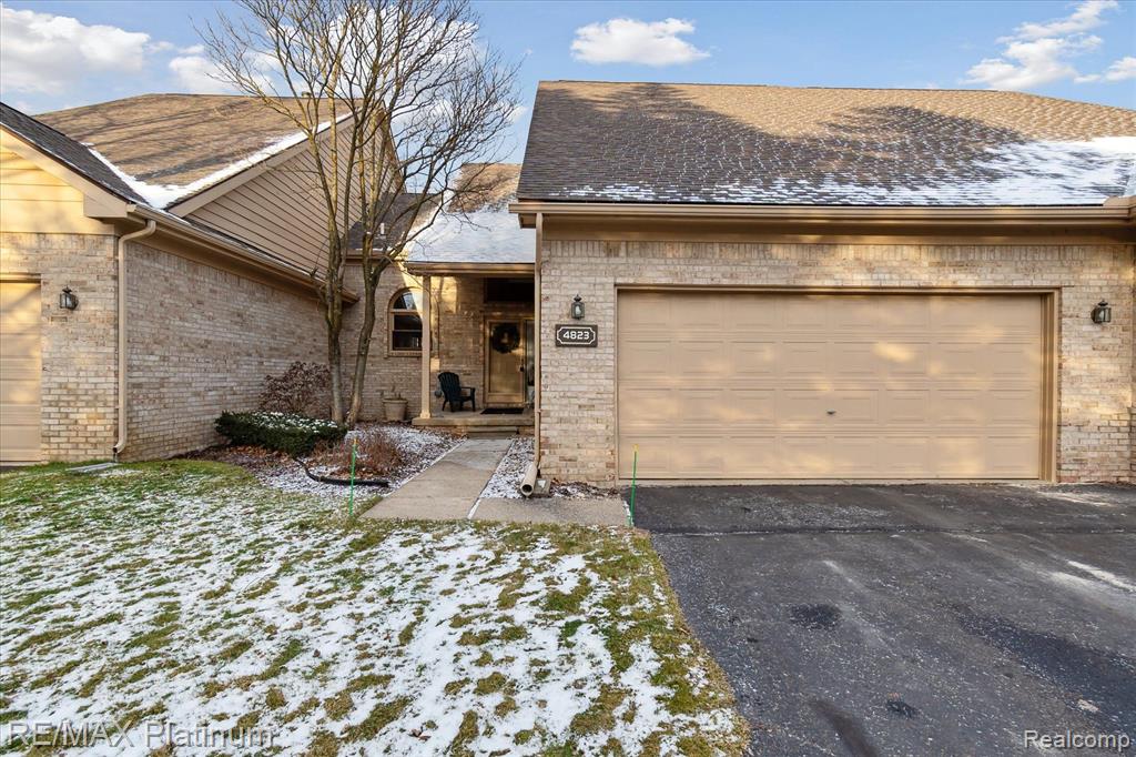4823 FAIRWAYS Drive, Brighton, MI 48116 — Photo 3