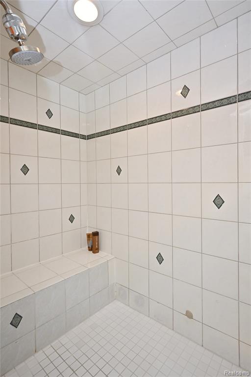 4655 Walnut Lake Road, Bloomfield Hills, MI 48301 — Photo 22