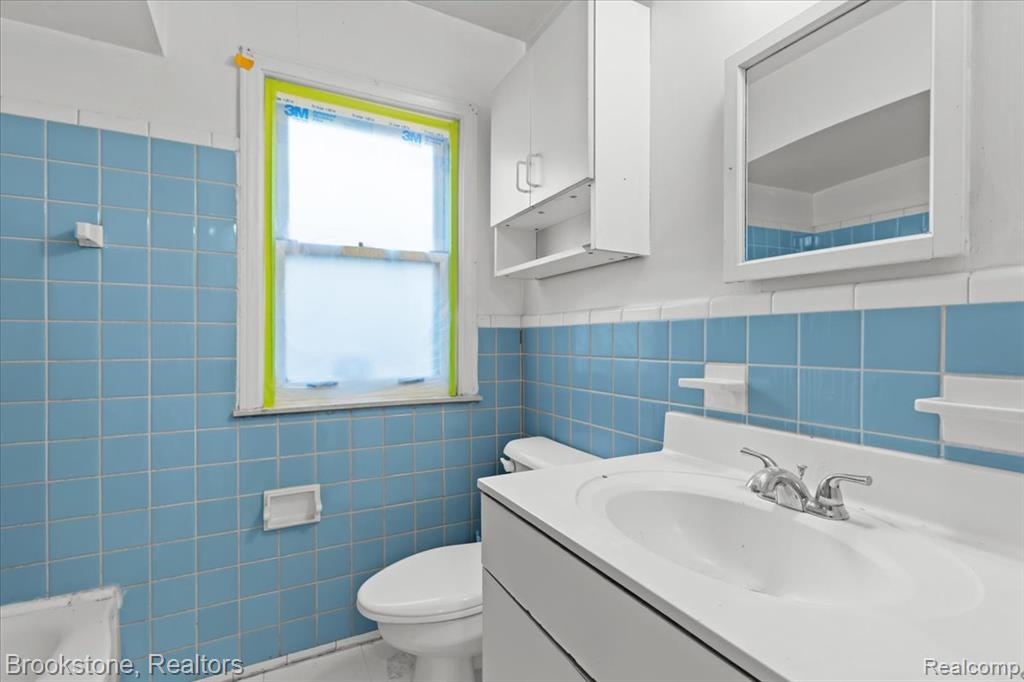 7690 Heyden Street, Detroit, MI 48228 — Photo 4