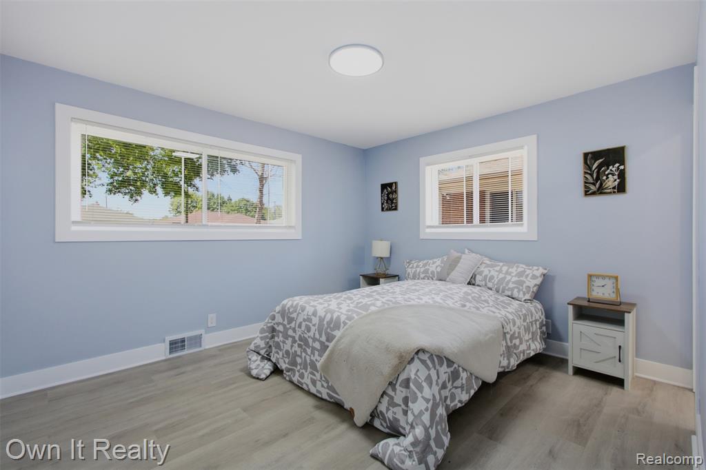 23700 Marlow Street, Oak Park, MI 48237 — Photo 14