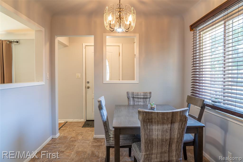 7257 State Park, Center Line, MI 48015 — Photo 15