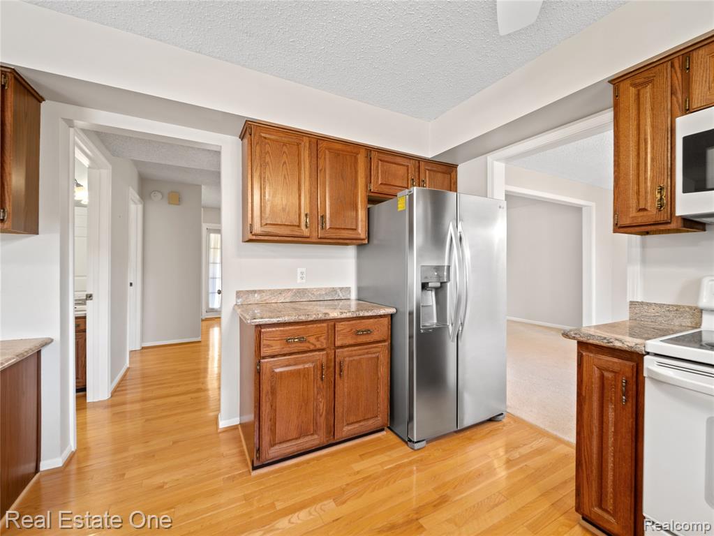 4798 Kenicott Trail, Brighton, MI 48114 — Photo 12