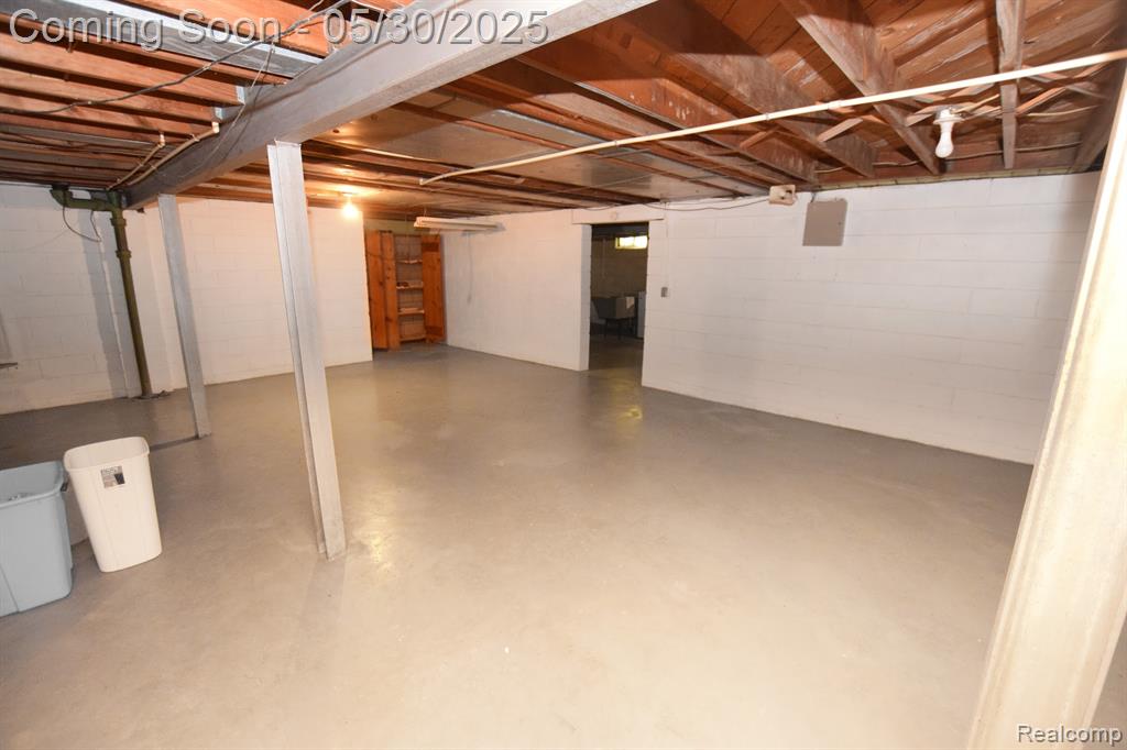 624 MAXINE Street, Flint, MI 48503 — Photo 14