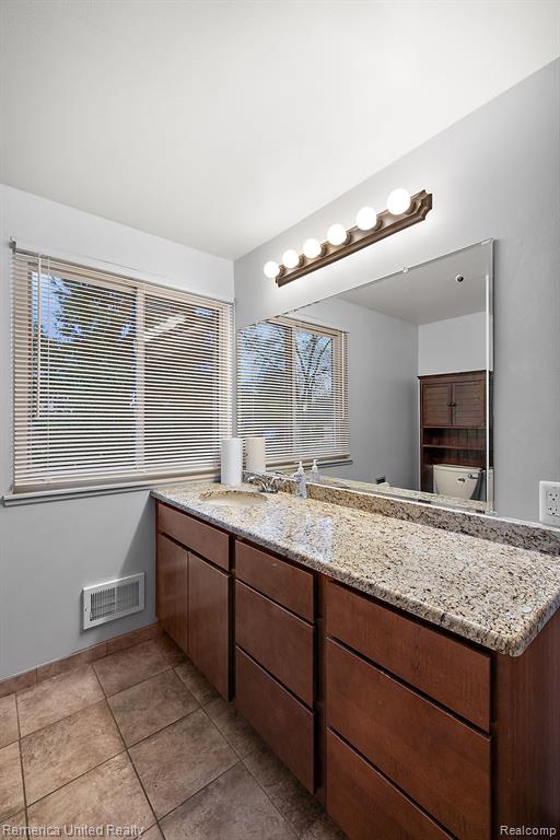 876 RIDGEMONT Street, Commerce Twp, MI 48382 — Photo 20