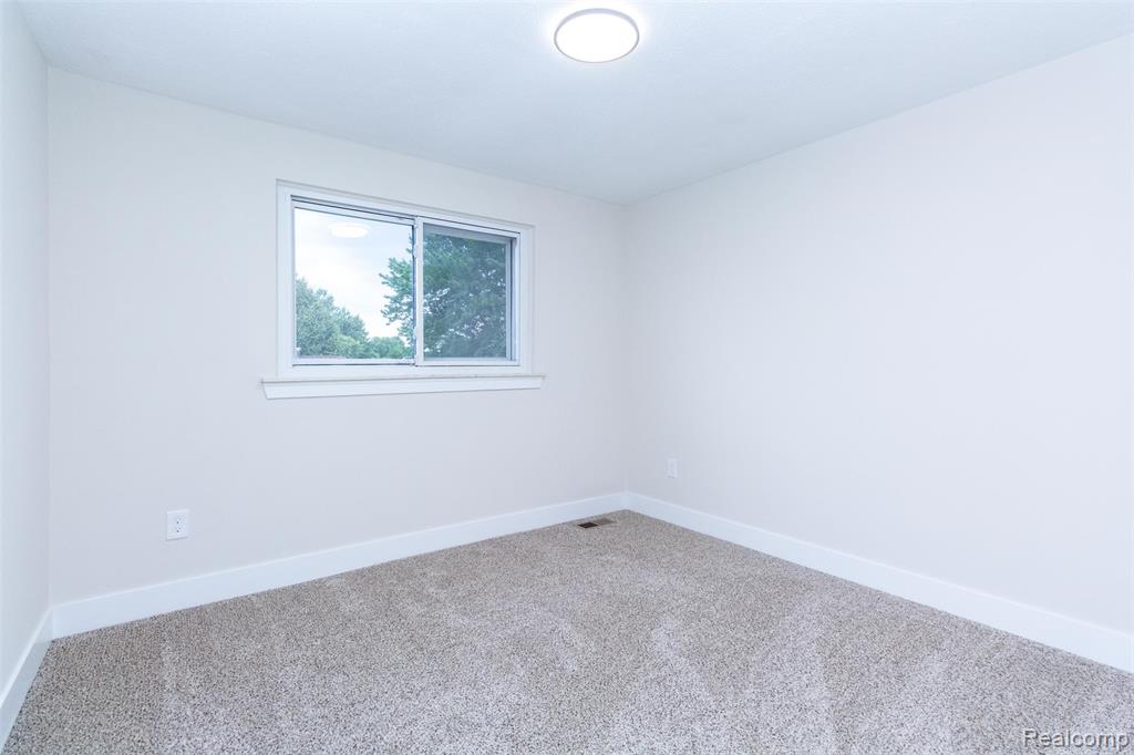46376 Meadow Lane, Macomb, MI 48044 — Photo 24